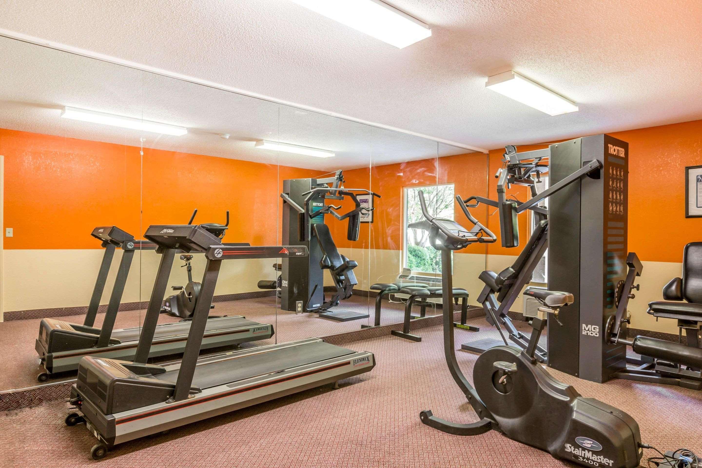 Quality Inn Greer Bagian luar foto