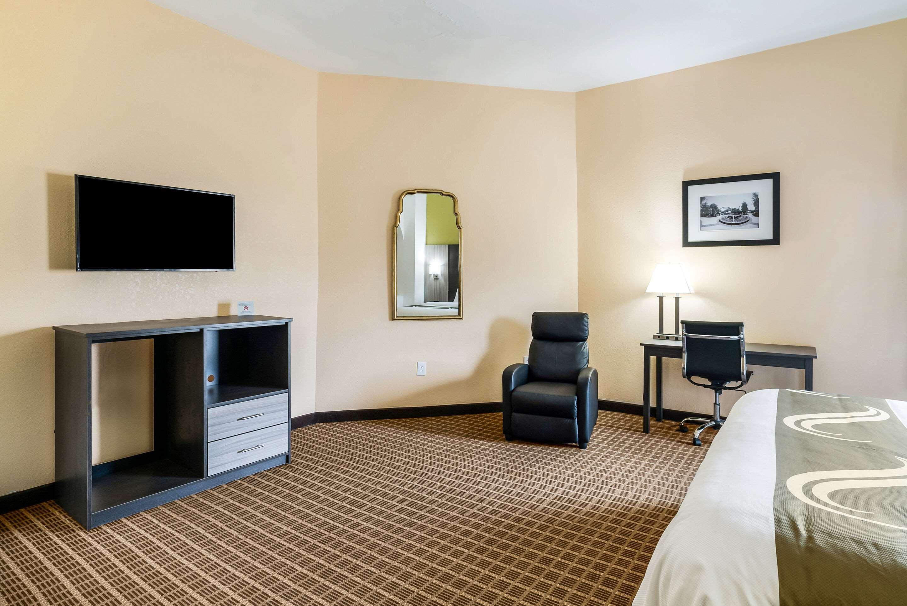 Quality Inn Greer Bagian luar foto